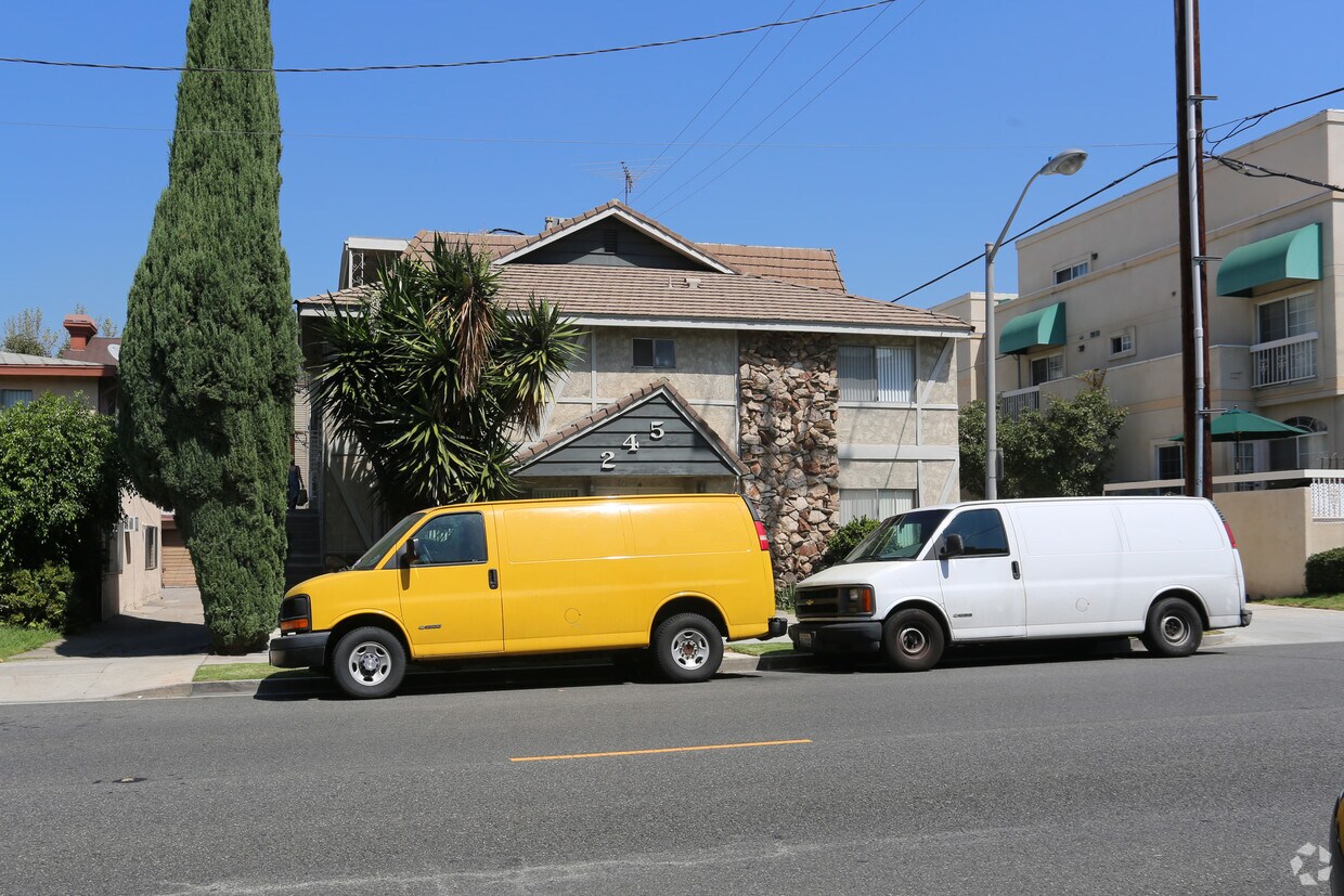 245 W Stocker St, Glendale, CA 91202 Apartments in Glendale, CA