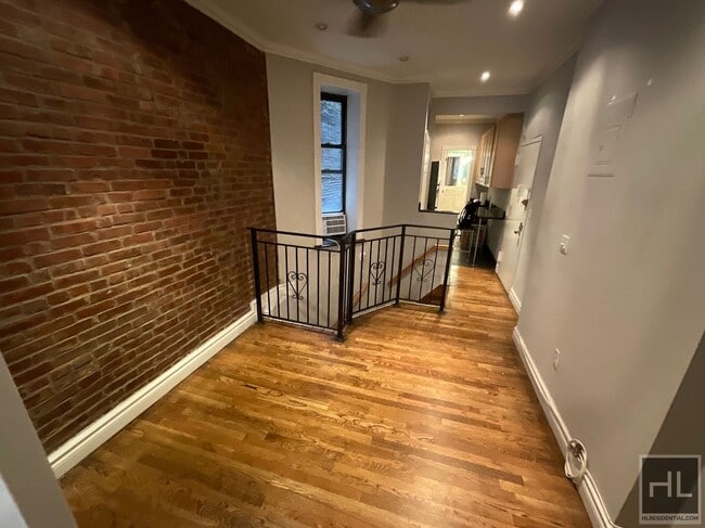 Building Photo - Barrow Street