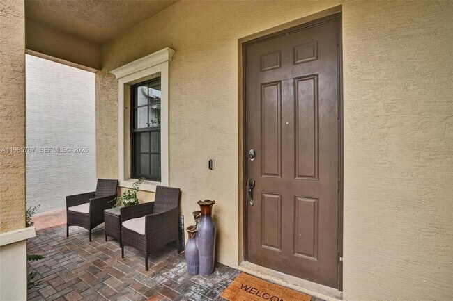 Foto del edificio - 760 NE 193rd Terrace