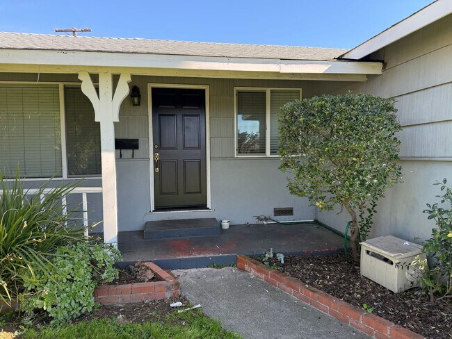 Foto del edificio - Charming 3 Bedroom, 2 Bath Home in East Woodland