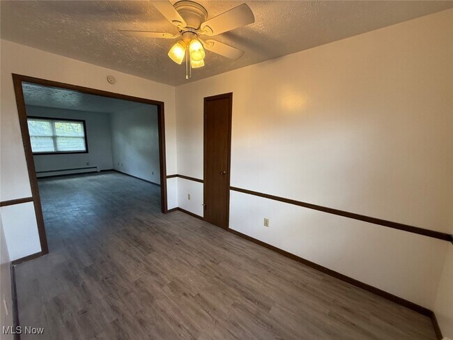 Foto del edificio - 8422 Colwyn Ct