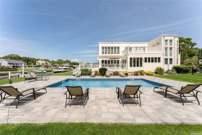 Building Photo - 45 Romana Dr