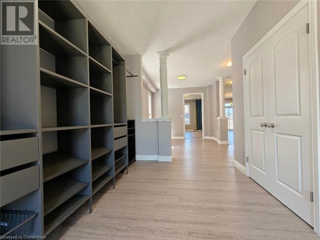 Building Photo - 233 Ladyslipper Dr
