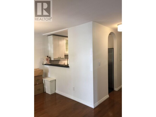 Building Photo - 828-828 Gilford St