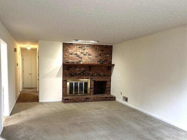 Building Photo - 722 Geronimo Way