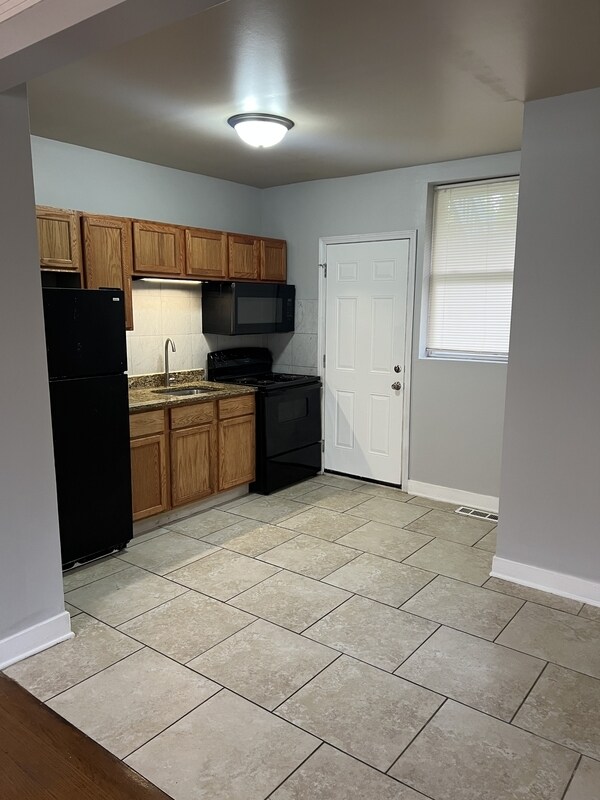 Foto del edificio - 1238 W 90th St