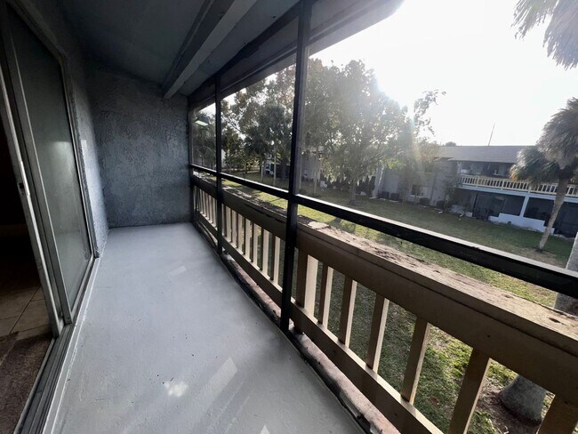 Foto del edificio - 3 Bedroom 2 Bath Millennium Palms Condo wi...