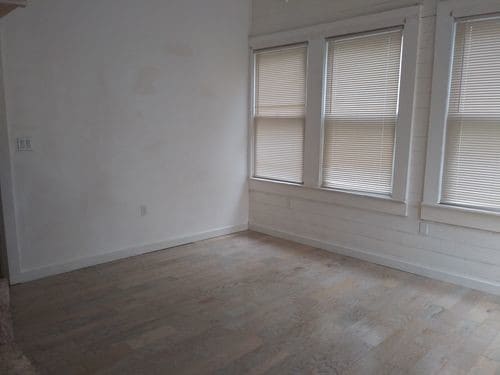 Building Photo - 301 S 7th St