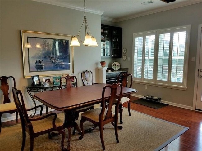 Building Photo - 411 Maple Ridge Dr