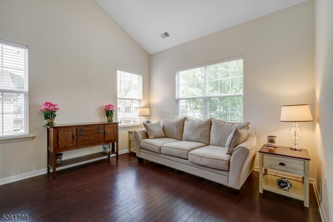 Foto del edificio - 1308 Meadow Brook Ct