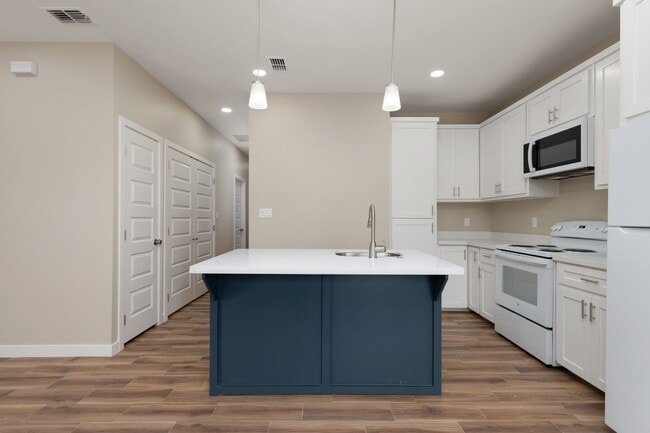Foto del edificio - 2429 Summit Rd