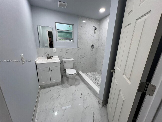 Foto del edificio - 6980 SW 26th St