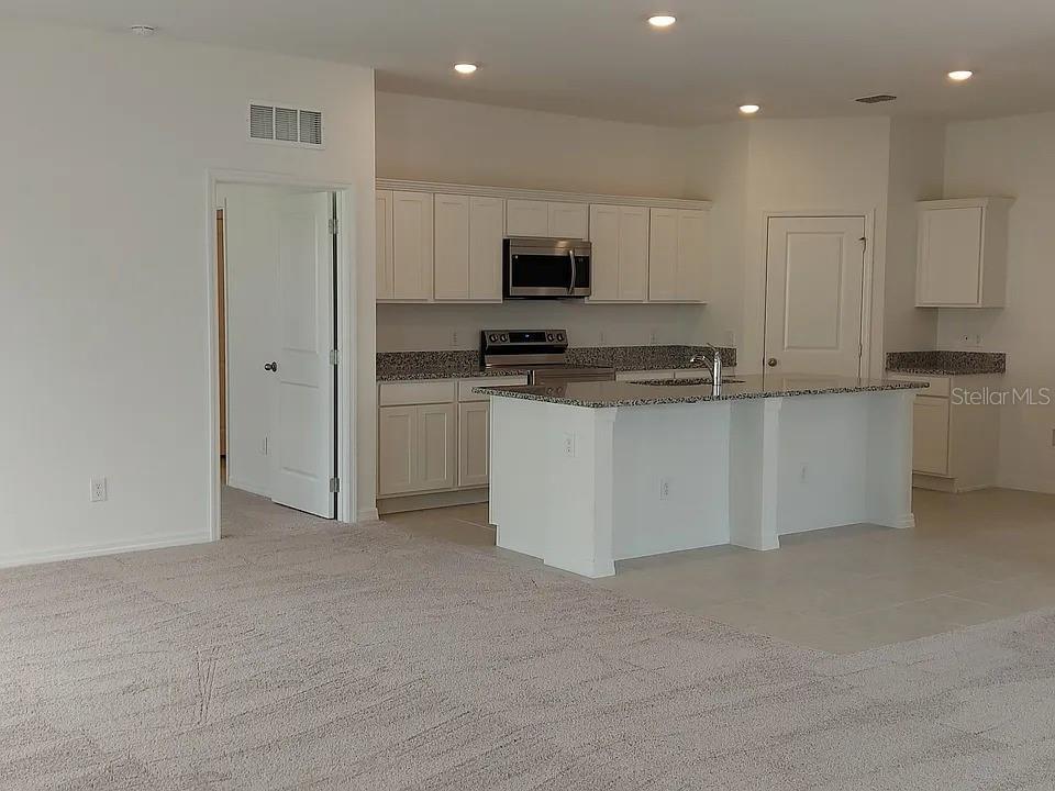 Foto del edificio - 5800 Bullock Pl