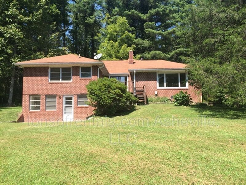 125 Hidden Cove Ln, Hendersonville, NC 28739 House Rental in