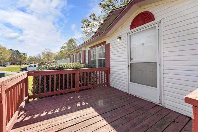 Building Photo - 16438 N Emerson Cir