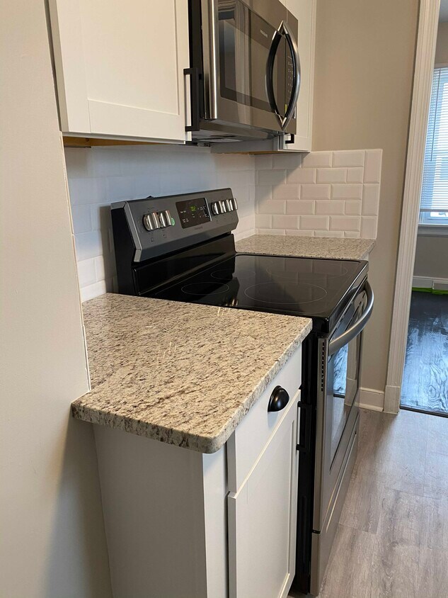 Primary Photo - 3 E Gray St