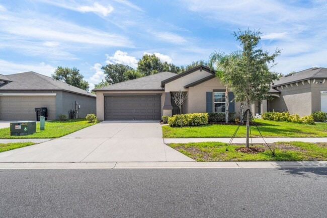 Building Photo - Like New 3/2 in Wimauma