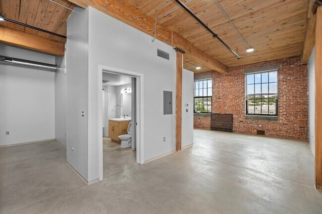 Foto del edificio - 88 Gerrish Ave