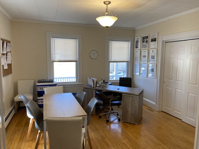 Bedroom 1 - 6 Cross St