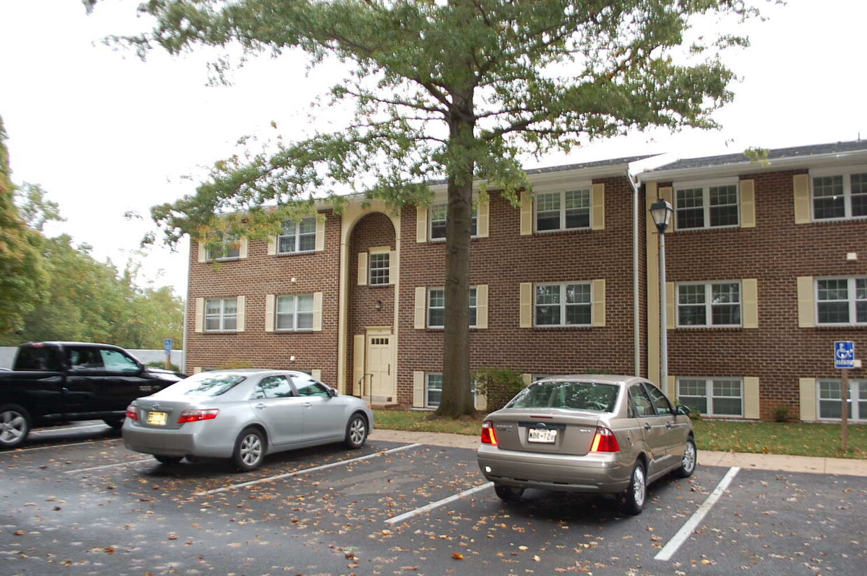 Foto principal - BEL AIR - HICKORY HILLS CONDO