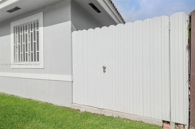Foto del edificio - 21870 SW 112th Ave