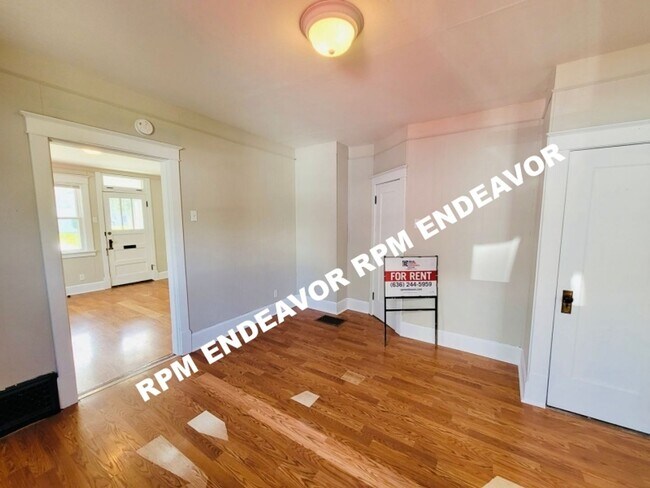 Foto del edificio - 4736 Heidelberg Av