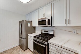 Building Photo - 2633 Durango Dr