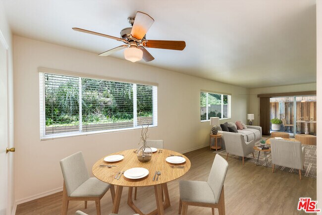 Foto del edificio - 6732 Hillpark Dr