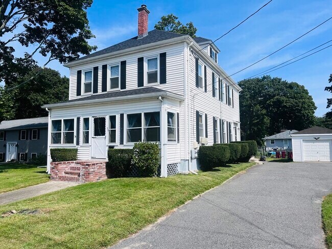 Building Photo - 89 Everett St