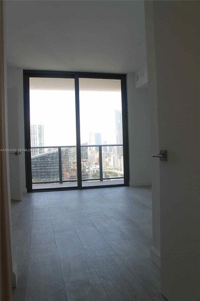Foto del edificio - 45 SW 9th St