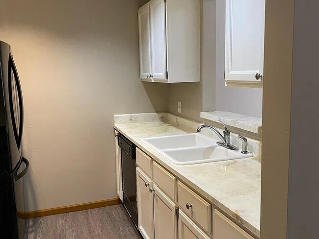 Building Photo - 18157 Mohawk Dr