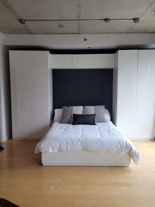 Building Photo - 377 Rue Des Seigneurs