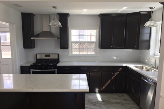 Foto del edificio - 651 Olmsted Dr