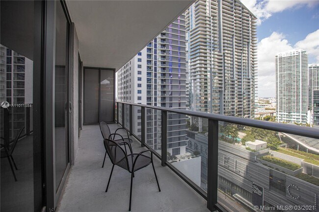 Foto del edificio - 45 SW 9th St