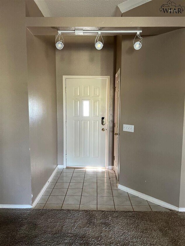 Foto principal - 822 Sugarbush Ln