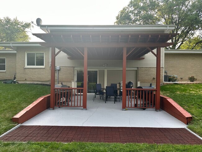 Building Photo - 104 Graymoor Ln