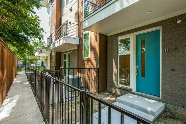 Foto del edificio - 4620 Munger Ave