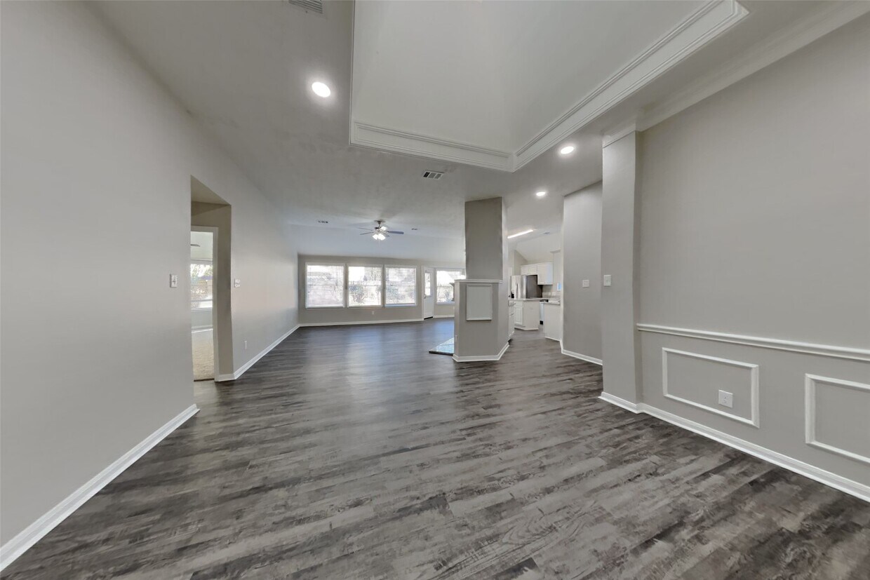 Building Photo - 1114 Woodley Bend