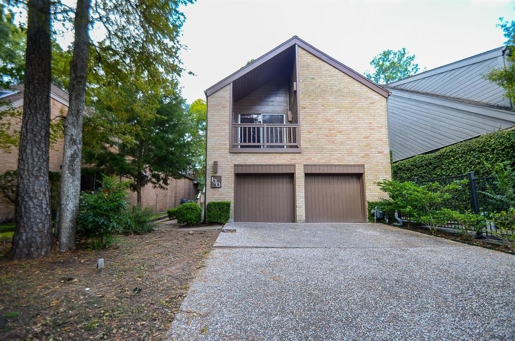 Primary Photo - 130 Sugar Berry Cir