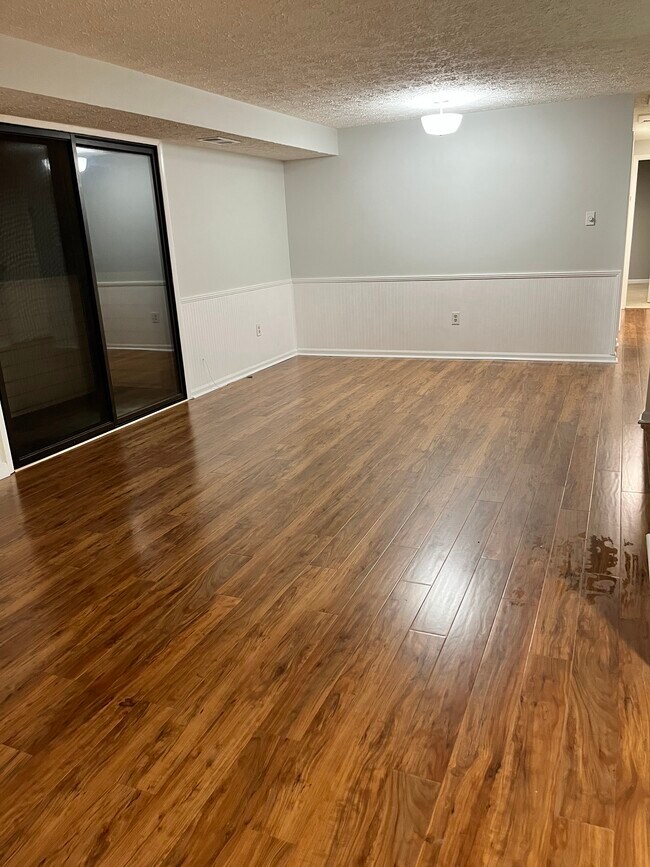 Foto del edificio - 12411 Hickory Tree Way