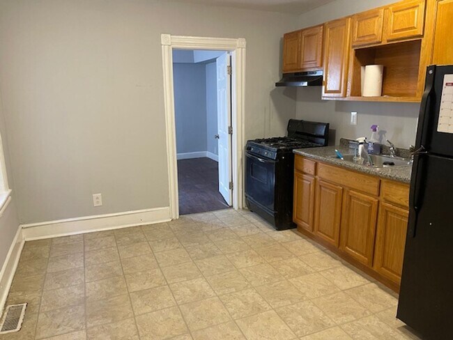 Foto del edificio - Charming 1-Bedroom Apartment with Private ...