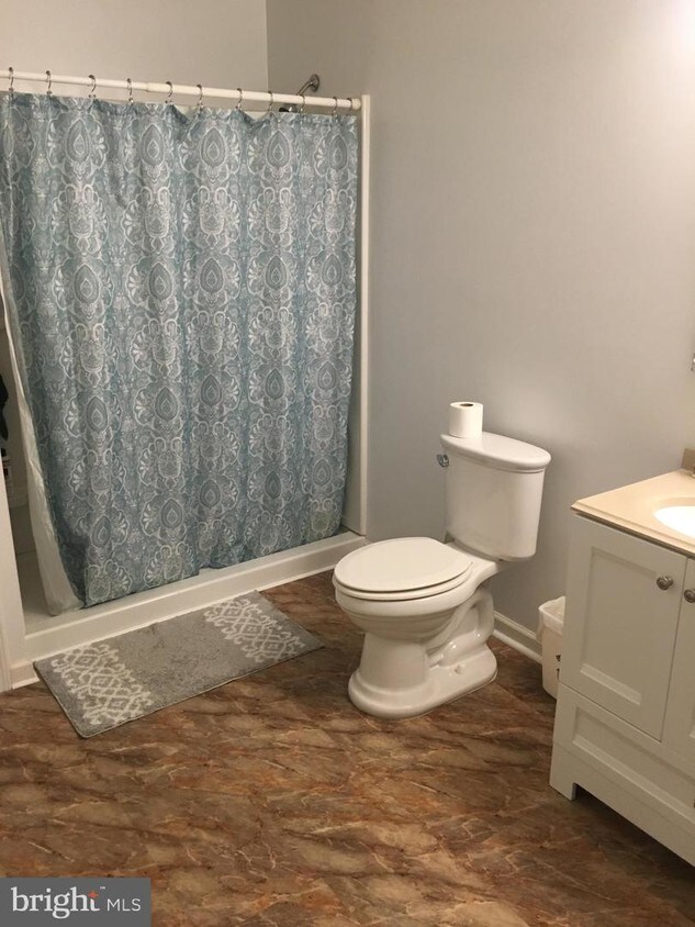 Foto principal - 340 Edgewood Rd