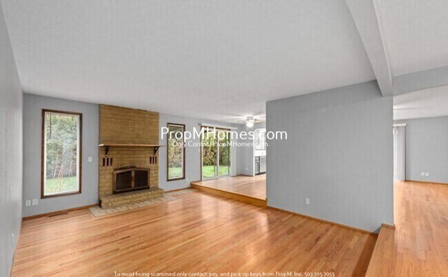 Photo - Spacious Three Bedroom Home in Milwaukie!