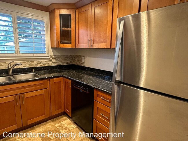 Building Photo - 2 br, 1 bath House - 1001 E Evelyn Ter #157