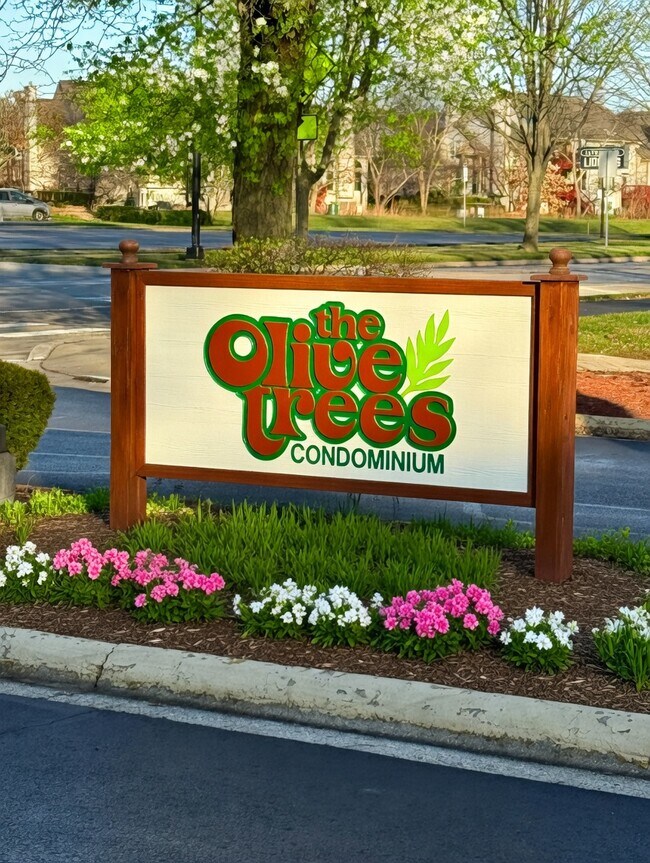 Foto del edificio - 204 E Bailey Rd