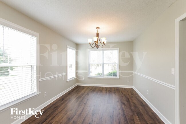 Foto del edificio - 1703 Glenn Meade Dr