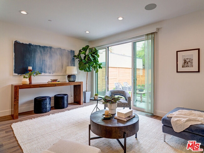 Building Photo - 1278 Meadowbrook Ave