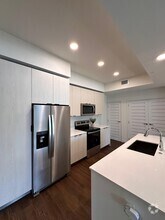 Building Photo - 1708 SW 7th Dr