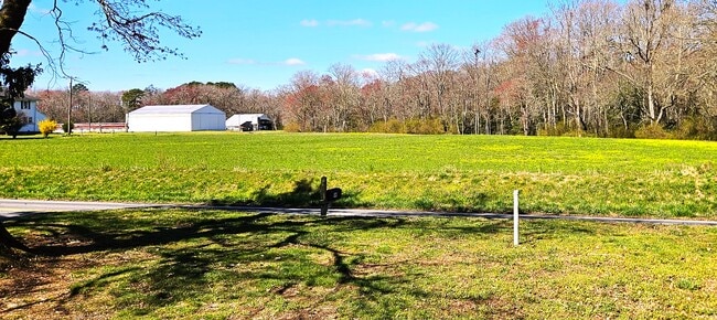 Foto del edificio - 1840 Cedar Hall Rd