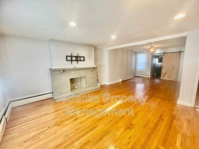 Building Photo - 375 44th St